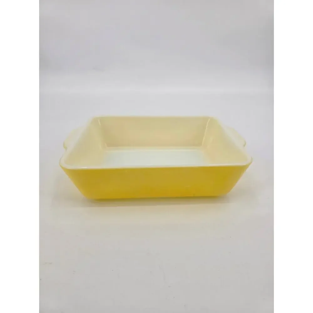 Vintage Primary Yellow Pyrex Dish‎